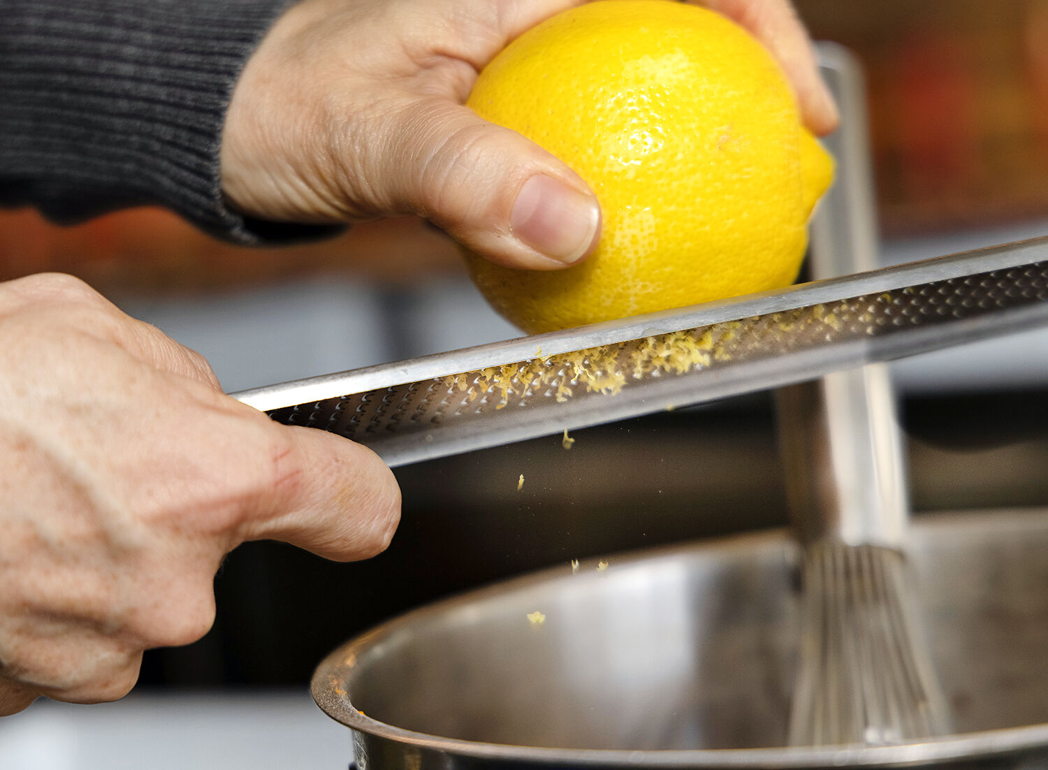 Zesting lemon
